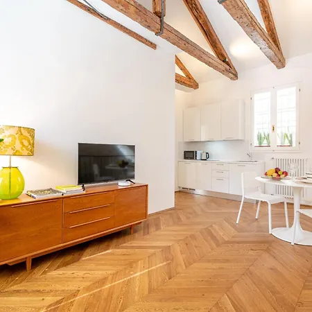 Atmosfere Autentiche Nel Cuore Di Apartament Wenecja